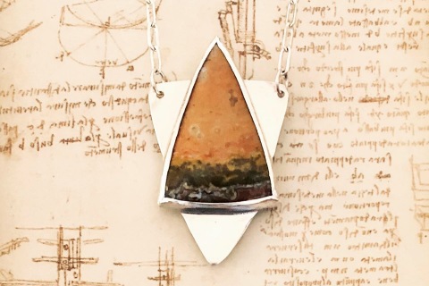 Mountain-Pendant-Front