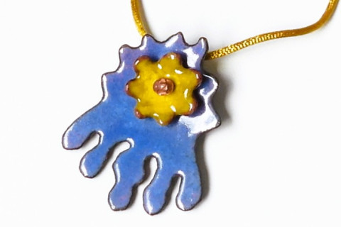 Spinning-Sunshine-Pendant-2