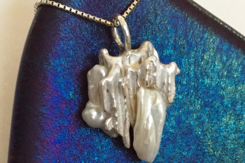 Strawcast & Pearls Pendant